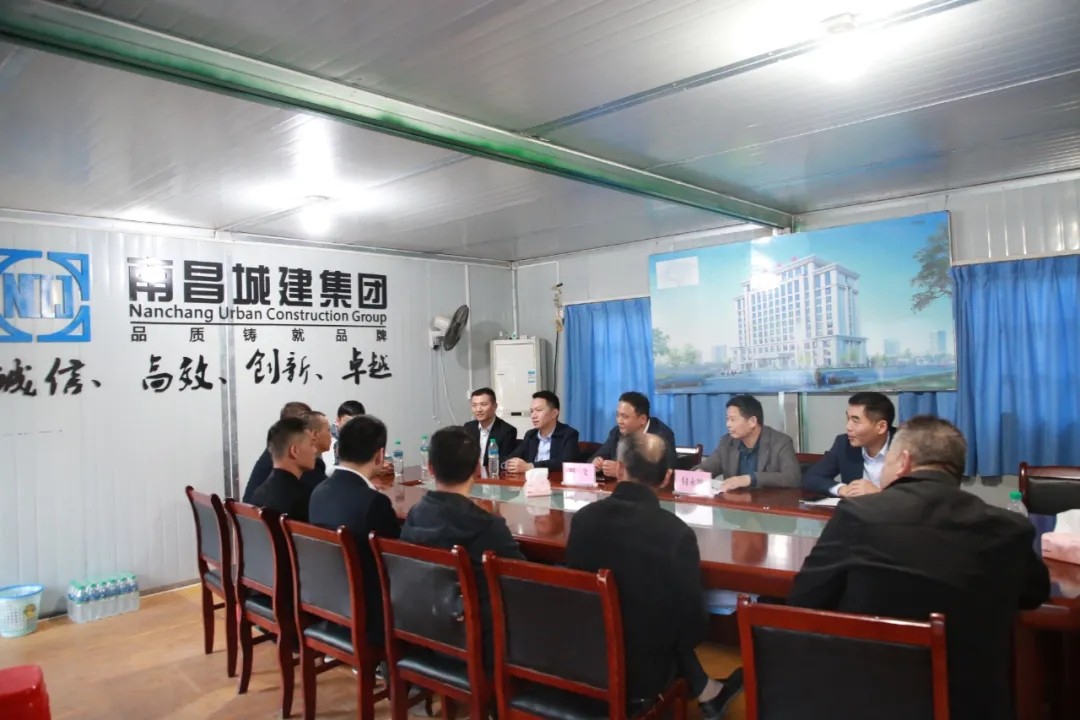 南昌城投集團(tuán)人武部開展傳承軍人精神，做集團(tuán)建設(shè)發(fā)展的“排頭兵”座談會(huì)